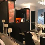 아파트 Diamond House *